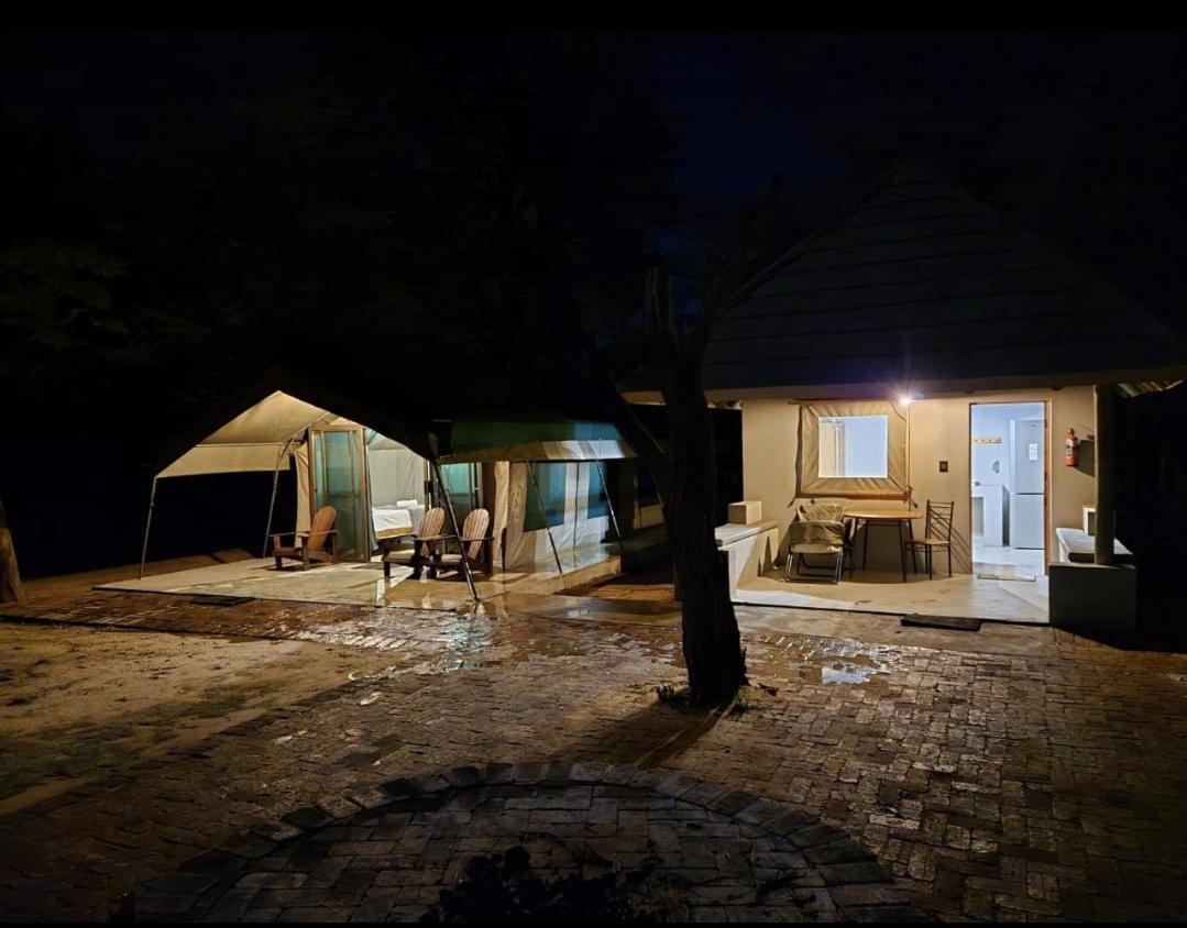 Kigeni Safari Lodge & Spa 法尔瓦特 外观 照片